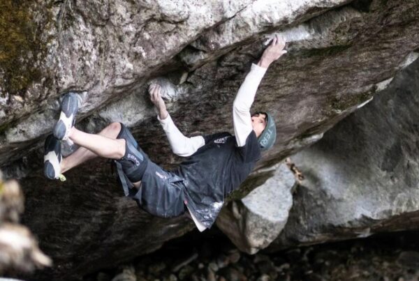 Dave Graham podczas wspinaczki na niezwykle wymagającej drodze Celestite 8C+.