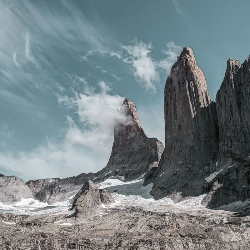 Masyw gór Torres del Paine w Patagonii.