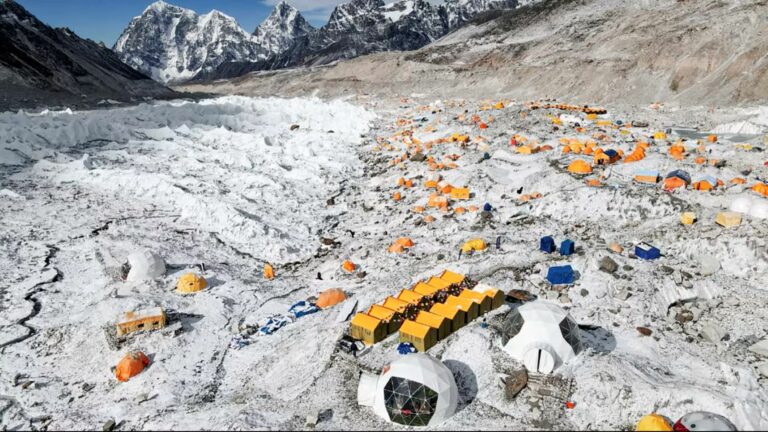 Afera w Himalajach. Gdy pod Mount Everest ratunek zaczął pachnieć biznesem